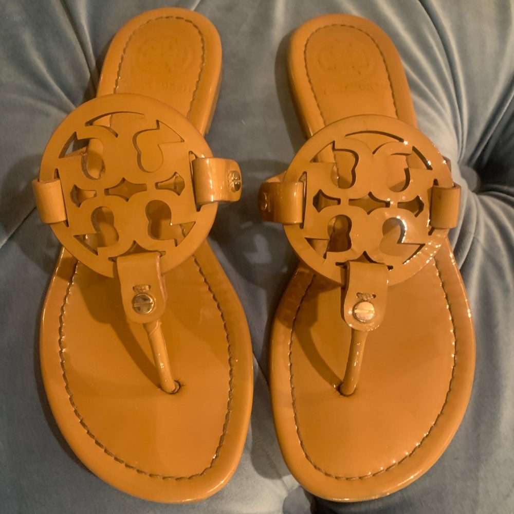 Tory Burch Miller sandals patent leather sand